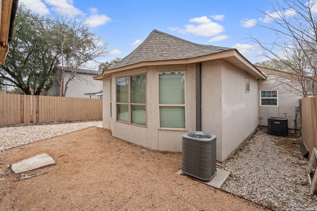 9927 E Sandy Field, San Antonio, TX 78245