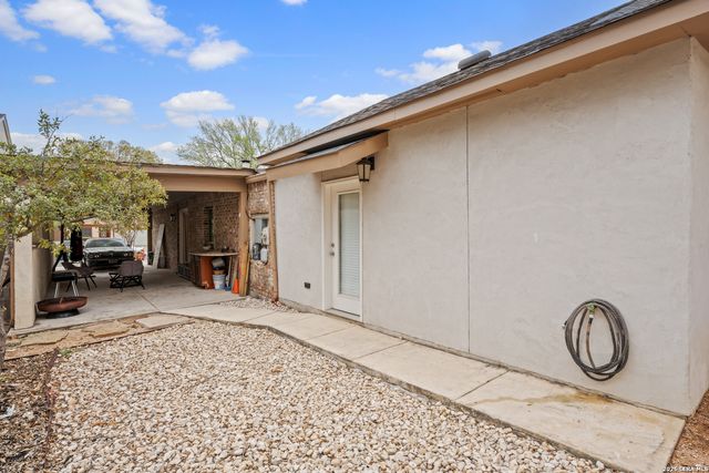 9927 E Sandy Field, San Antonio, TX 78245