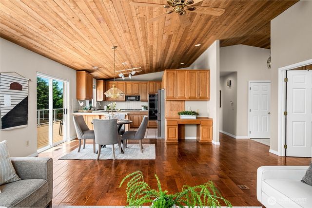 5305 Sterling Drive, Anacortes, WA 98221