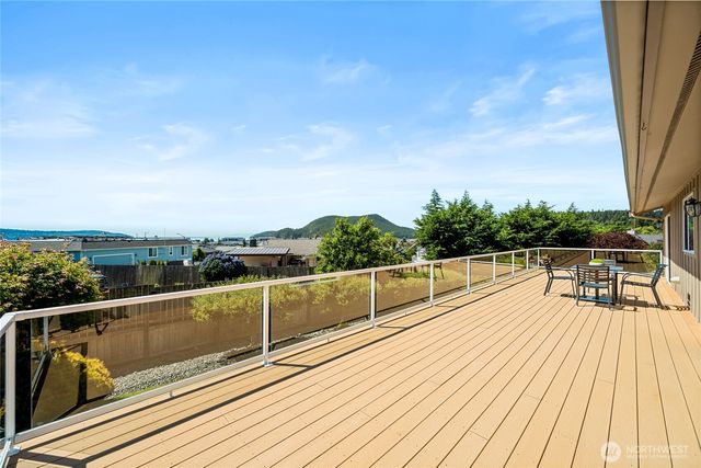 5305 Sterling Drive, Anacortes, WA 98221