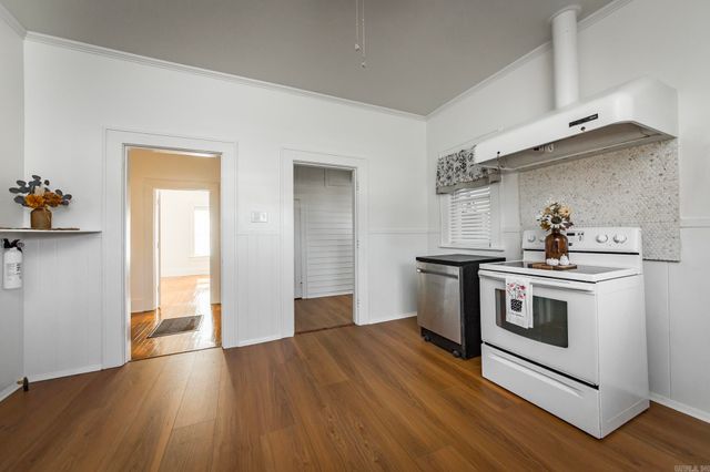 204 SE 3rd Street, England, AR 72046