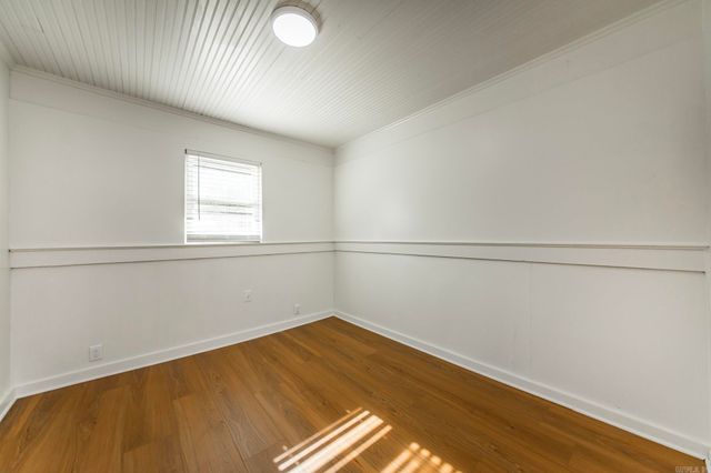 204 SE 3rd Street, England, AR 72046