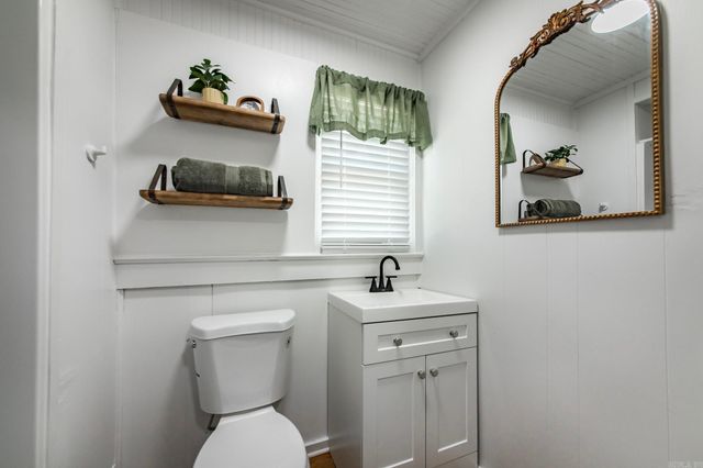 204 SE 3rd Street, England, AR 72046