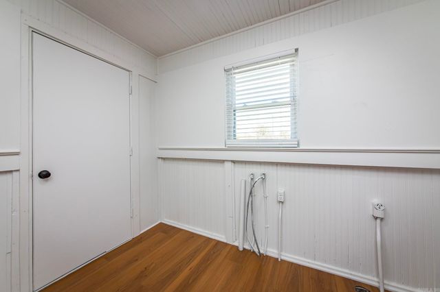 204 SE 3rd Street, England, AR 72046