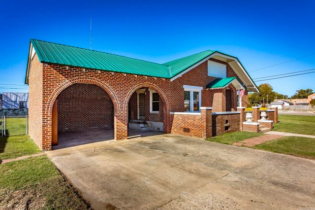 204 SE 3rd Street, England, AR 72046