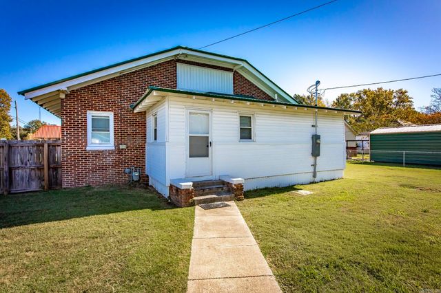 204 SE 3rd Street, England, AR 72046