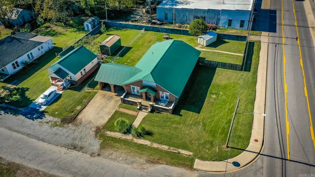 204 SE 3rd Street, England, AR 72046