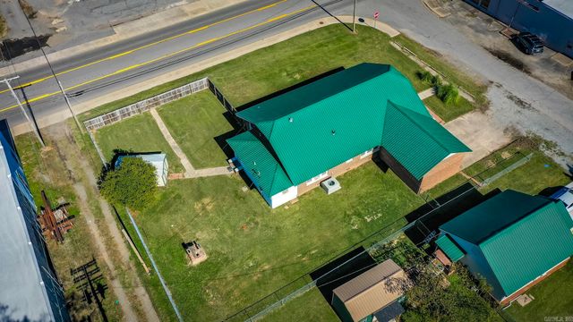 204 SE 3rd Street, England, AR 72046