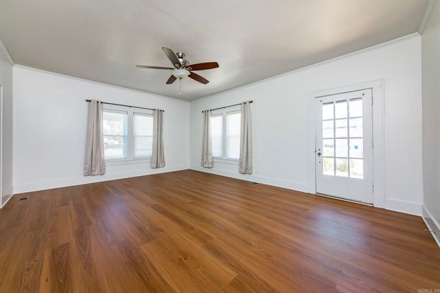 204 SE 3rd Street, England, AR 72046