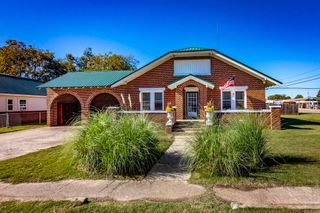 204 SE 3rd Street, England, AR 72046