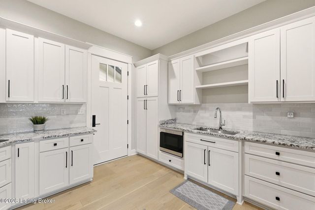 2259 Taylor Wood Rd, Simpsonville, KY 40067