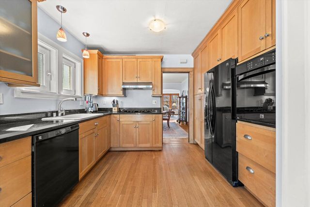 4832 N Newhall STREET, Whitefish Bay, WI 53217