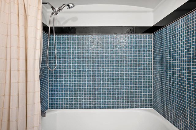 4832 N Newhall STREET, Whitefish Bay, WI 53217