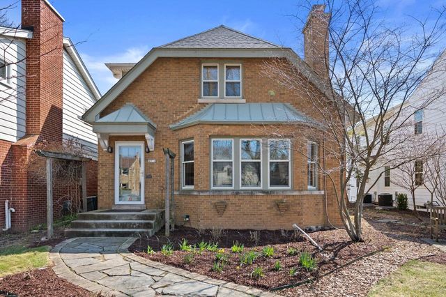 4832 N Newhall STREET, Whitefish Bay, WI 53217