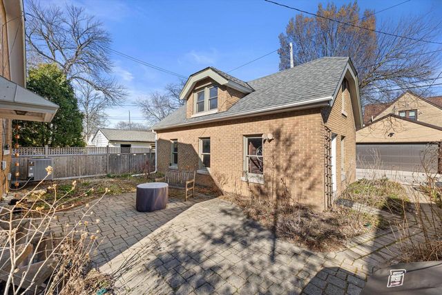 4832 N Newhall STREET, Whitefish Bay, WI 53217
