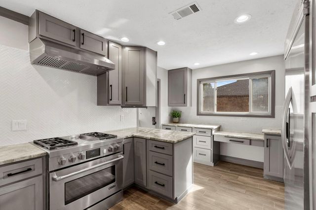 3031 Fairway Drive, Sugar Land, TX 77478