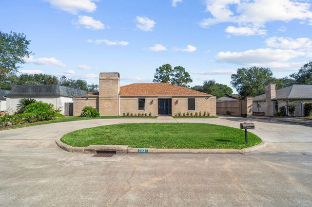 3031 Fairway Drive, Sugar Land, TX 77478