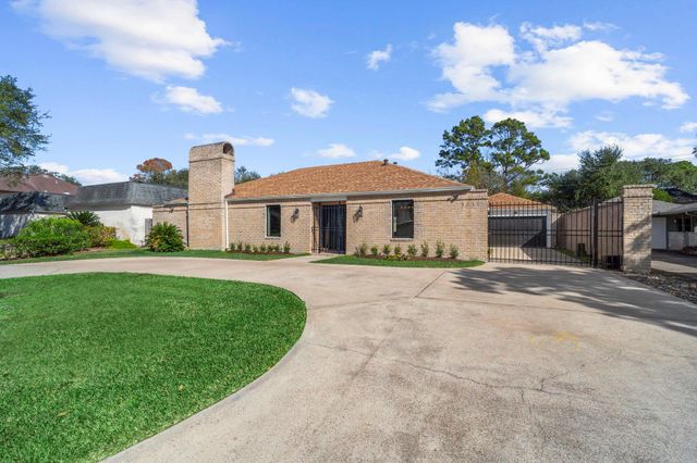 3031 Fairway Drive, Sugar Land, TX 77478