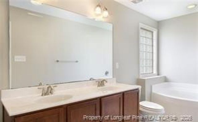 377 Roanoke Drive, Raeford, NC 28376