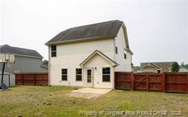 377 Roanoke Drive, Raeford, NC 28376