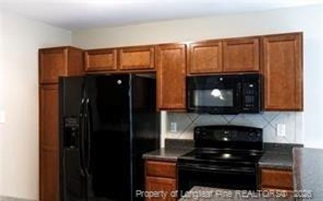 377 Roanoke Drive, Raeford, NC 28376