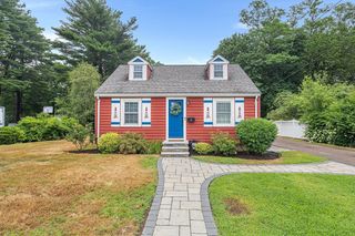 37 Idlewell St, Weymouth, MA 02188