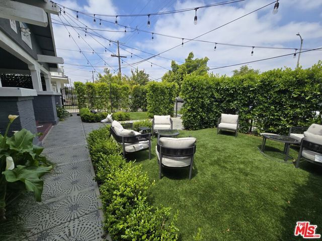 1324 W 30th Street, Los Angeles, CA 90007