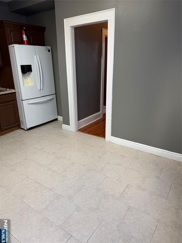 185 Linden Avenue, Irvington, NJ 07111