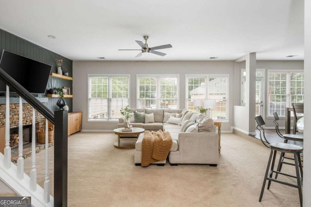 2000 Settindown Drive, Roswell, GA 30075