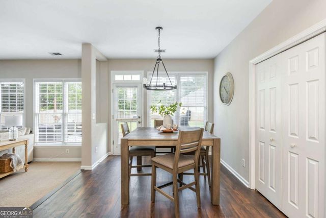2000 Settindown Drive, Roswell, GA 30075