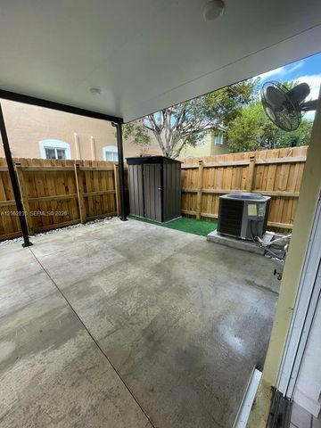 1042 SE 23rd Terrace, Homestead, FL 33035