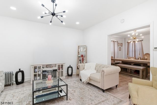 209 Taylor St, City Of Orange Twp., NJ 07050