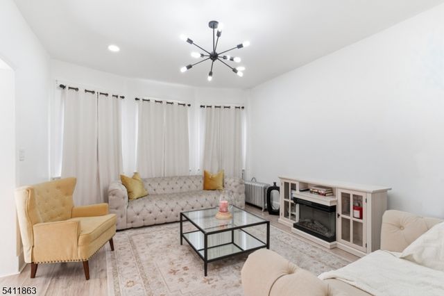 209 Taylor St, City Of Orange Twp., NJ 07050