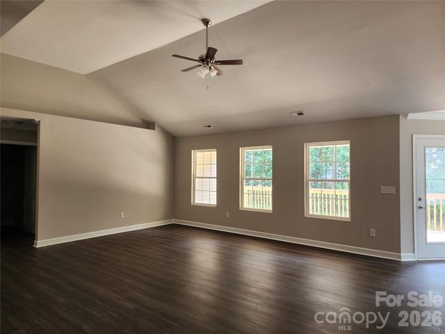 1940 Friendly Lane 38, Newton, NC 28658