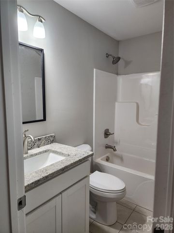 1940 Friendly Lane 38, Newton, NC 28658