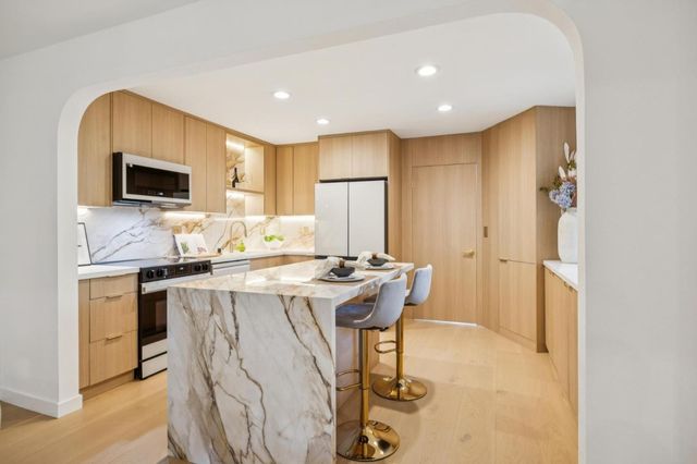 142 Mission Drive, East Palo Alto, CA 94303