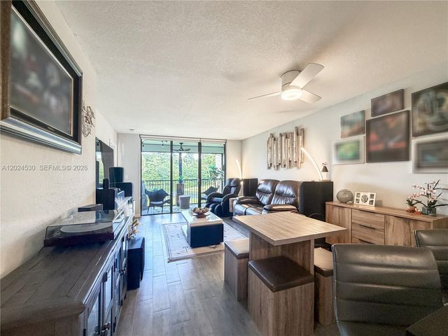 2900 NW 42nd Ave A207, Coconut Creek, FL 33066