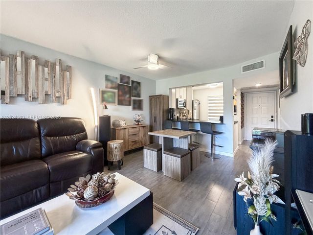 2900 NW 42nd Ave A207, Coconut Creek, FL 33066