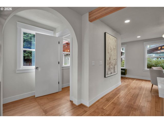 2535 Se 32ND Ave, Portland, OR 97202