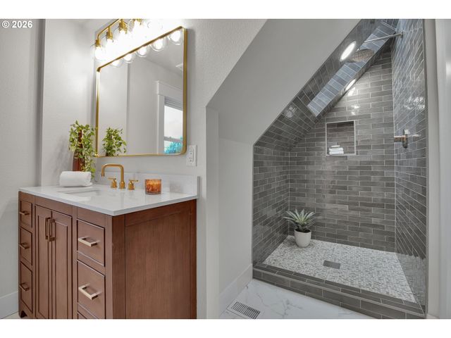 2535 Se 32ND Ave, Portland, OR 97202