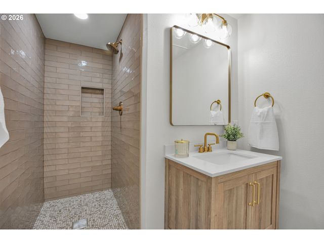 2535 Se 32ND Ave, Portland, OR 97202