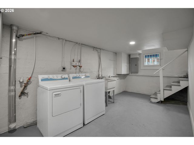 2535 Se 32ND Ave, Portland, OR 97202