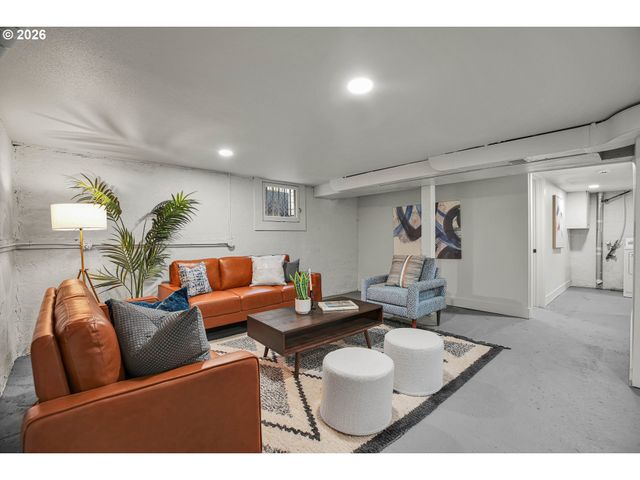 2535 Se 32ND Ave, Portland, OR 97202