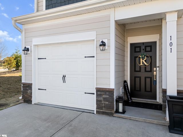 101 Paneer Lane, Taylors, SC 29687