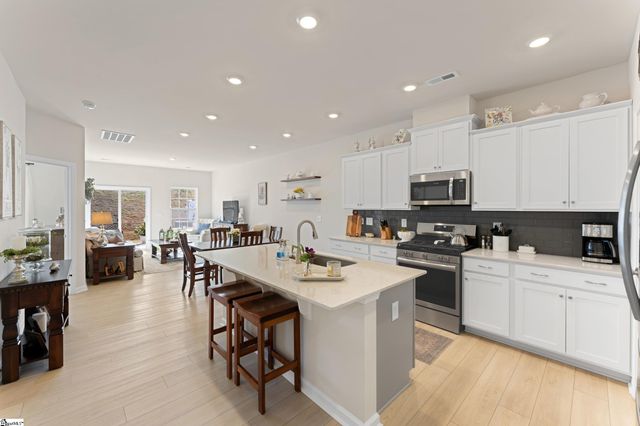 101 Paneer Lane, Taylors, SC 29687