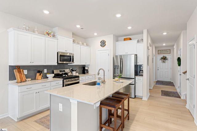 101 Paneer Lane, Taylors, SC 29687