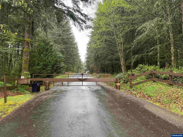 62710 Wagon Wheel Dr, St Helens, OR 97051