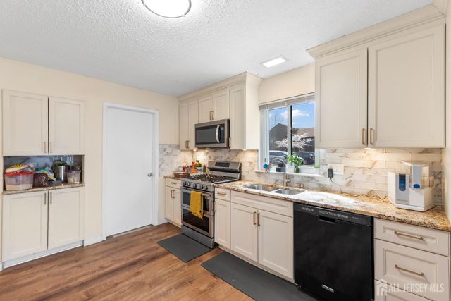 272 Westgate Drive, Edison, NJ 08820