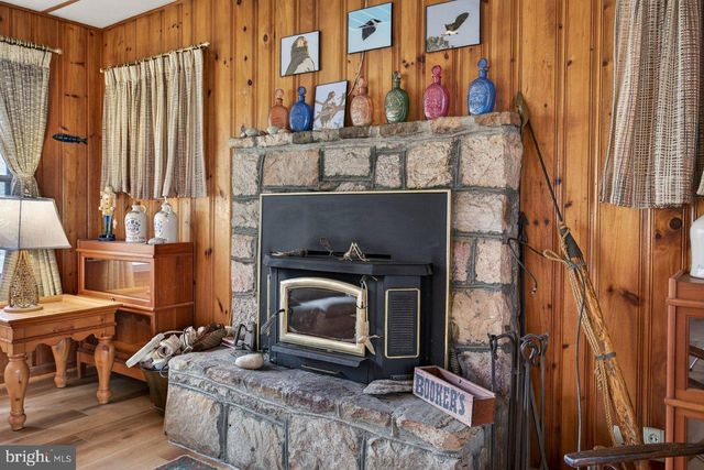 191 HIDEAWAY FARMS RD, Edinburg, VA 22824