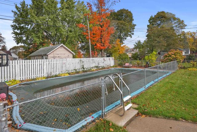 617 E Division Street, Cadillac, MI 49601